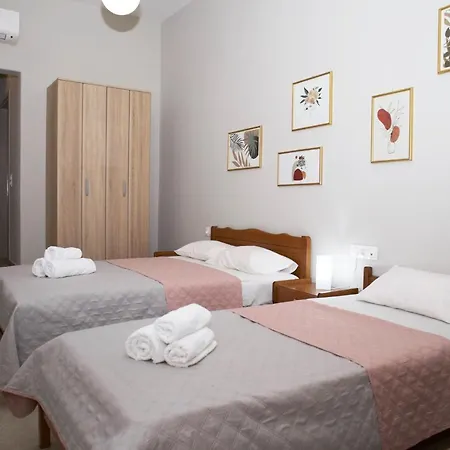 Giotis Apartment *